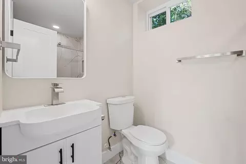 Bath - 11207 Maplewood Dr, Dunkirk, MD 20754 photo 3 of 4