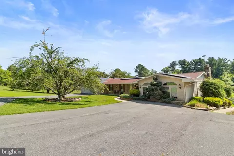 11219 Lakeside Dr, Dunkirk, MD 20754 photo 1