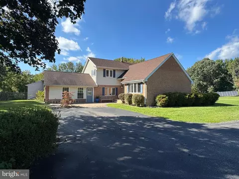 3010 New Enterprise Ct, Huntingtown, MD 20639