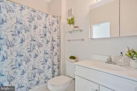 Bath - 735 Runabout Loop #735, Solomons, MD 20688 photo 5 of 5