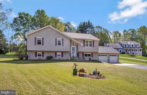 70 S View Dr, Huntingtown, MD 20639