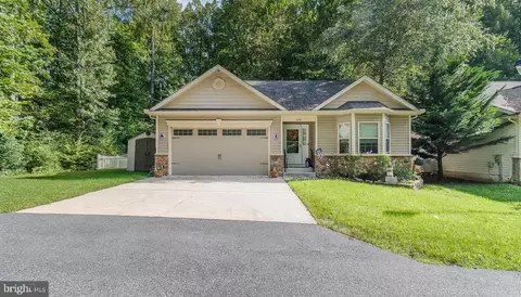 500 Falcon Pl, Prince Frederick, MD 20678