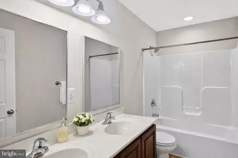 Entry Way - 49 Thoroughbred Dr, Prince Frederick, MD 20678 photo 5 of 5