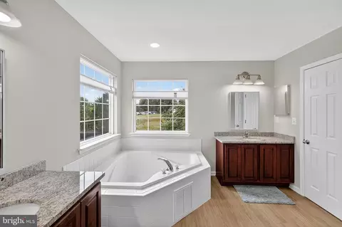 Bath - 49 Thoroughbred Dr, Prince Frederick, MD 20678 photo 2 of 3