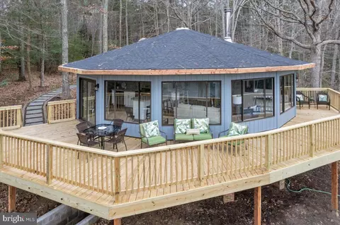 13386 13390 Joy Rd, Lusby, MD 20657