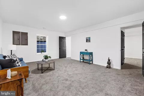 Living - 4045 Loving Dr, Dunkirk, MD 20754 photo 4 of 5