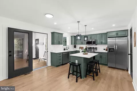 Kitchen - 4045 Loving Dr, Dunkirk, MD 20754 photo 7 of 8