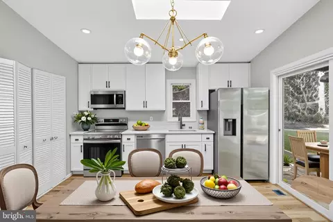 6130 4th St, Chesapeake Beach, MD 20732