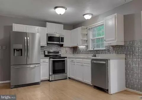720 Willow Rd, Lusby, MD 20657 photo 3