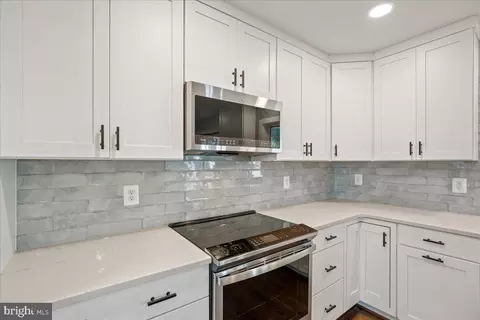 Kitchen - 206 Point Ln, Solomons, MD 20688 photo 6 of 7