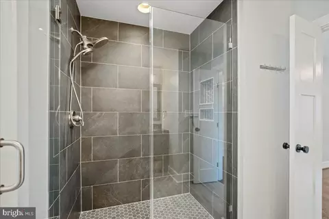 Bath - 206 Point Ln, Solomons, MD 20688 photo 3 of 6