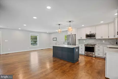 Entry Way - 206 Point Ln, Solomons, MD 20688 photo 1 of 5