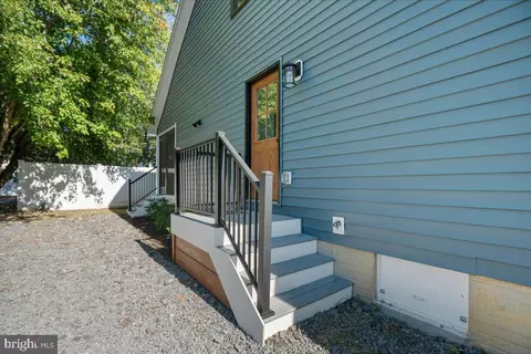 Exterior - 206 Point Ln, Solomons, MD 20688 photo 5 of 8