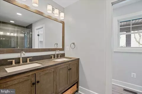 Bath - 206 Point Ln, Solomons, MD 20688 photo 2 of 6