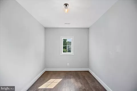 Bedroom - 206 Point Ln, Solomons, MD 20688 photo 6 of 7