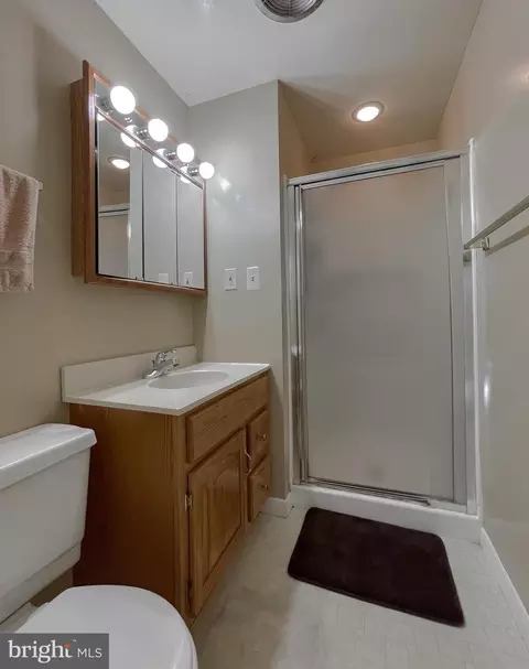 Bath - 3345 Ferry Landing Rd, Dunkirk, MD 20754 photo 3 of 6