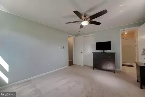 Bedroom - 3345 Ferry Landing Rd, Dunkirk, MD 20754 photo 3 of 8