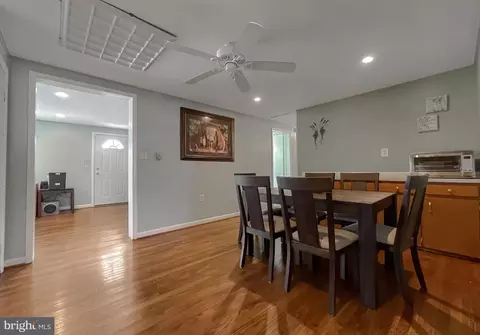 Entry Way - 3345 Ferry Landing Rd, Dunkirk, MD 20754 photo 5 of 10