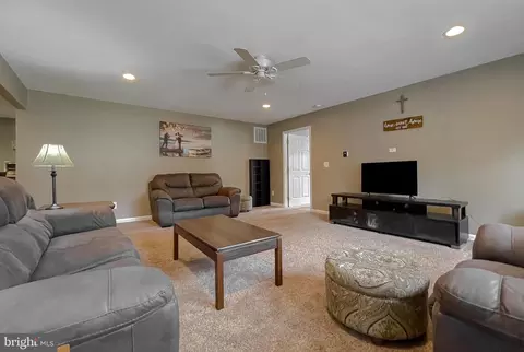 Living - 3345 Ferry Landing Rd, Dunkirk, MD 20754 photo 1 of 2