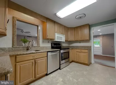 Kitchen - 3345 Ferry Landing Rd, Dunkirk, MD 20754 photo 4 of 4