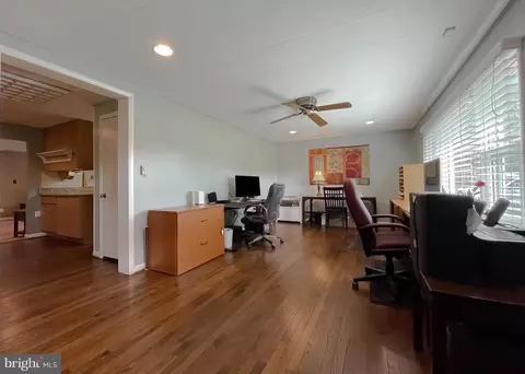 Entry Way - 3345 Ferry Landing Rd, Dunkirk, MD 20754 photo 7 of 10