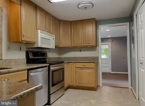 Kitchen - 3345 Ferry Landing Rd, Dunkirk, MD 20754 photo 3 of 4