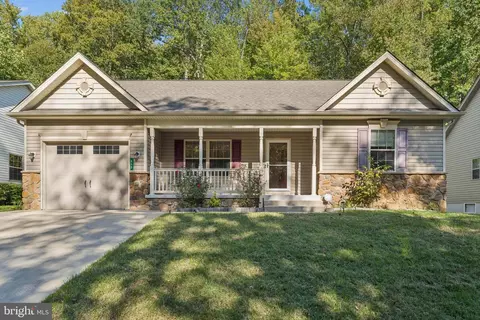 512 Falcon Pl, Prince Frederick, MD 20678