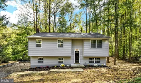 8815 Falling Leaf Dr, Owings, MD 20736 photo 6