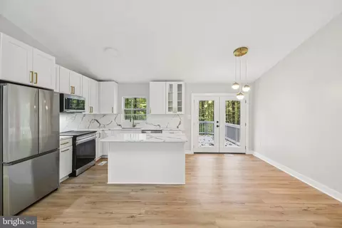 8815 Falling Leaf Dr, Owings, MD 20736 photo 15