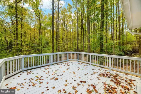 8815 Falling Leaf Dr, Owings, MD 20736 photo 11