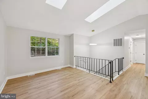 8815 Falling Leaf Dr, Owings, MD 20736 photo 8