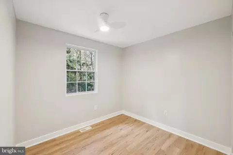 8815 Falling Leaf Dr, Owings, MD 20736 photo 16