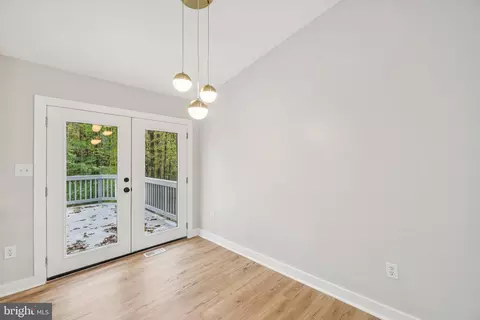 8815 Falling Leaf Dr, Owings, MD 20736 photo 9