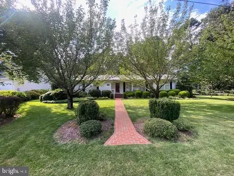 12805 Bay Dr, Lusby, MD 20657