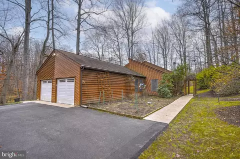 520 E Chesapeake Beach Rd, Owings, MD 20736
