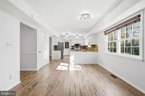 9655 Tara Dr, Dunkirk, MD 20754 photo 13