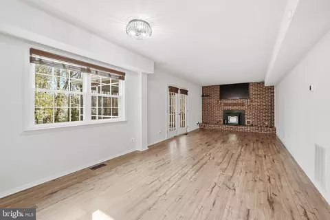 9655 Tara Dr, Dunkirk, MD 20754 photo 11