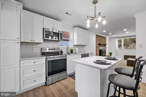 2011 North Ave, Port Republic, MD 20676