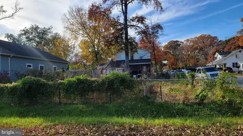 4013 8th St, North Beach, MD 20714