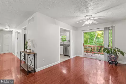 Entry Way - 232 Thunderbird Dr, Lusby, MD 20657 photo 2 of 4