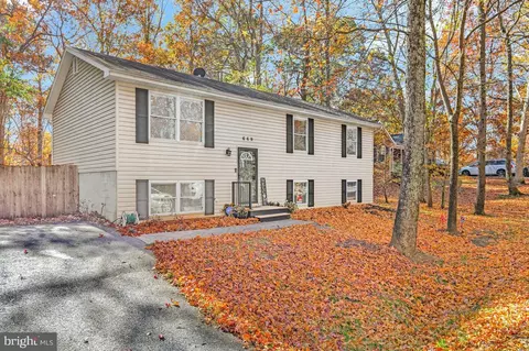 649 Los Alamos Ln, Lusby, MD 20657