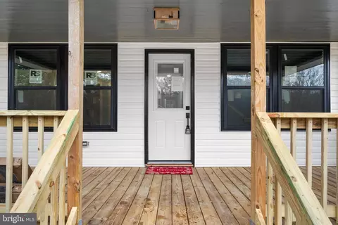 1370 Coster Rd, Lusby, MD 20657