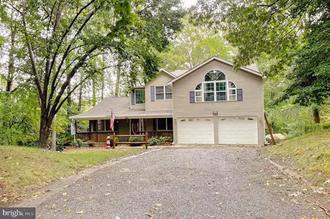 5862 Magnolia Cir, Saint Leonard, MD 20685
