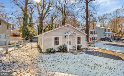 724 Spruce Dr, Lusby, MD 20657