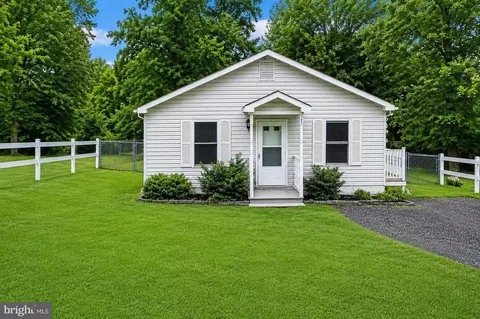724 Spruce Dr, Lusby, MD 20657