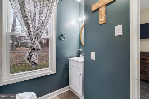 Entry Way - 332 Thunderbird Dr, Lusby, MD 20657 photo 7 of 7