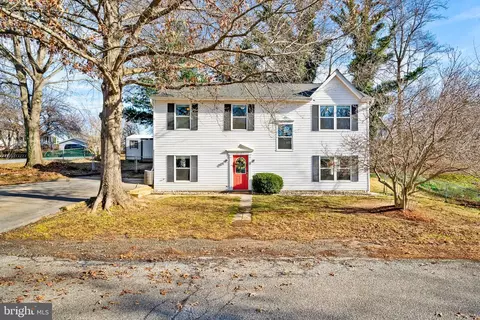 6585 11th St, Chesapeake Beach, MD 20732