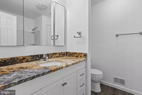Bath - 1920 Aberdeen Dr, Dunkirk, MD 20754 photo 2 of 3