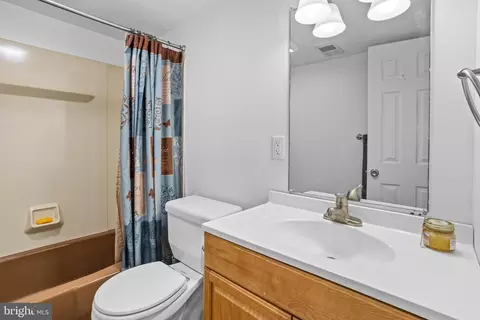 Bath - 1920 Aberdeen Dr, Dunkirk, MD 20754 photo 3 of 3