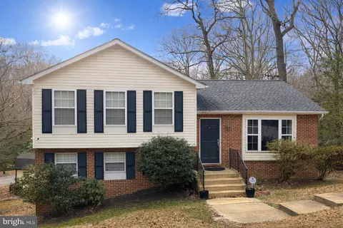 752 Skyview Dr, Lusby, MD 20657